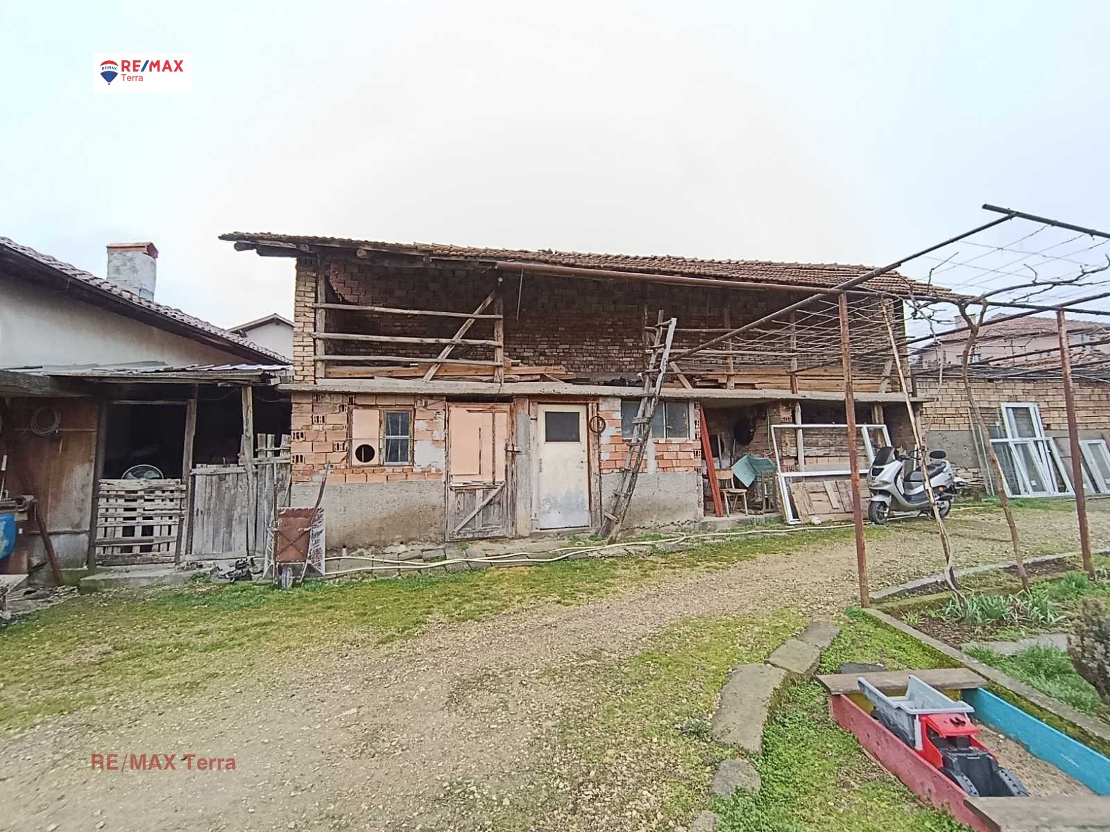 Продава ЕТАЖ ОТ КЪЩА, гр. Луковит, област Ловеч, снимка 8 - Етаж от къща - 53964437