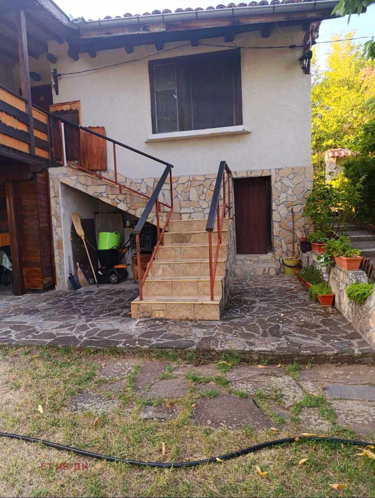 Продава КЪЩА, с. Очуша, област София област, снимка 2 - Къщи - 53741523