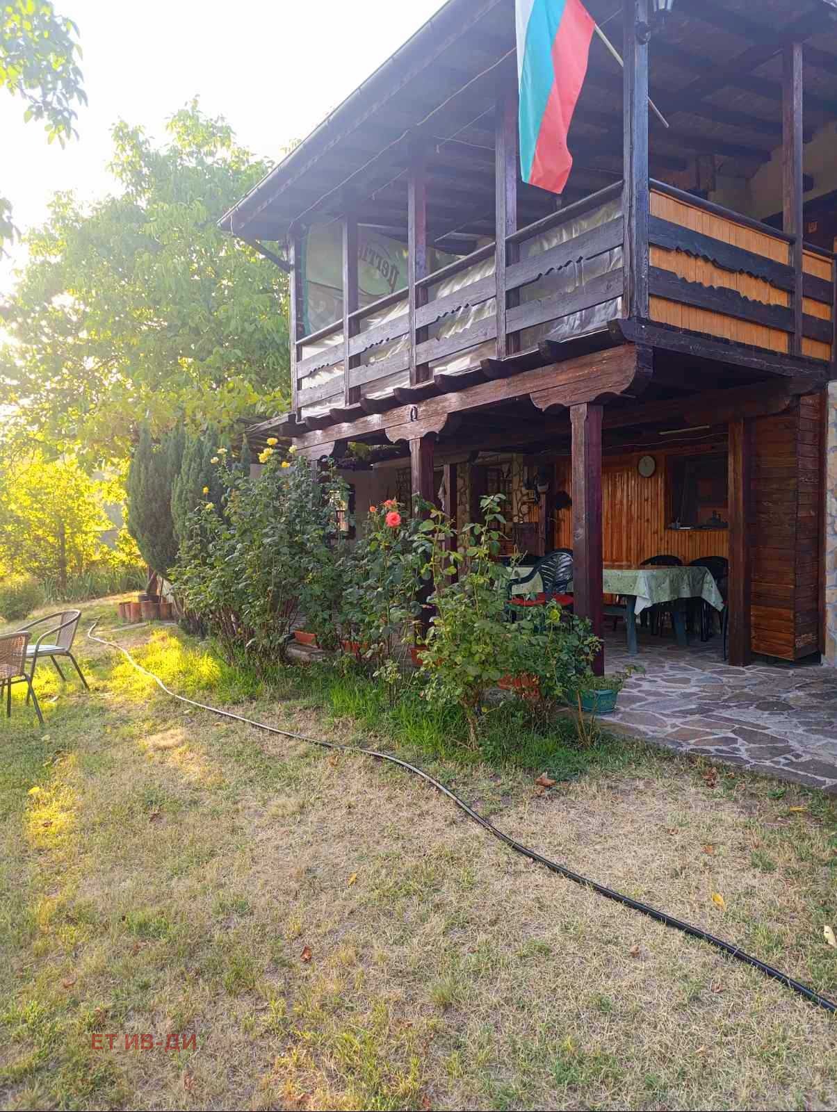 Продава КЪЩА, с. Очуша, област София област