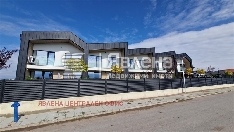 Продава  Къща област София , с. Равно поле , 203 кв.м | 21947669
