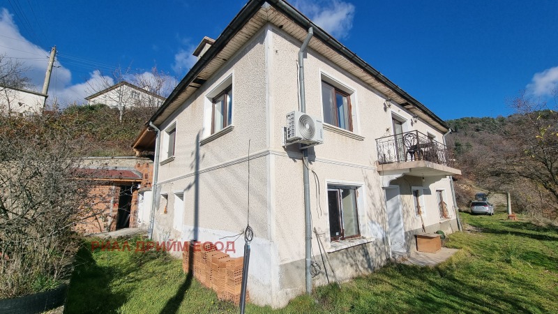 Продава КЪЩА в област Смолян, с. Оряховец - 380 кв.м / 208 760 € » 408 299.07 лв., РИАЛ ДРИЙМ ЕООД