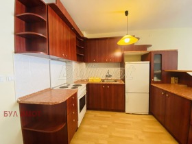 1 chambre Festivalen kompleks, Varna 6