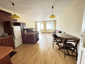 1 chambre Festivalen kompleks, Varna 4