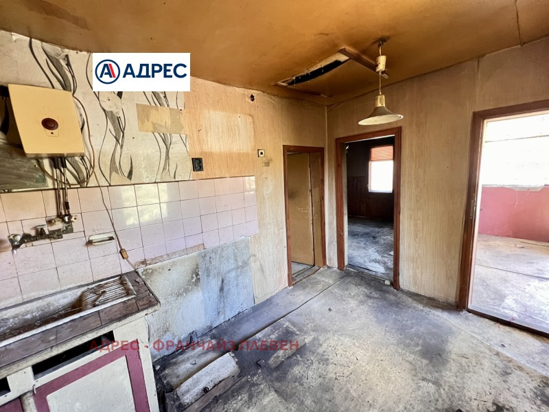 Продава КЪЩА, с. Горно Павликене, област Ловеч, снимка 5 - Къщи - 52600215