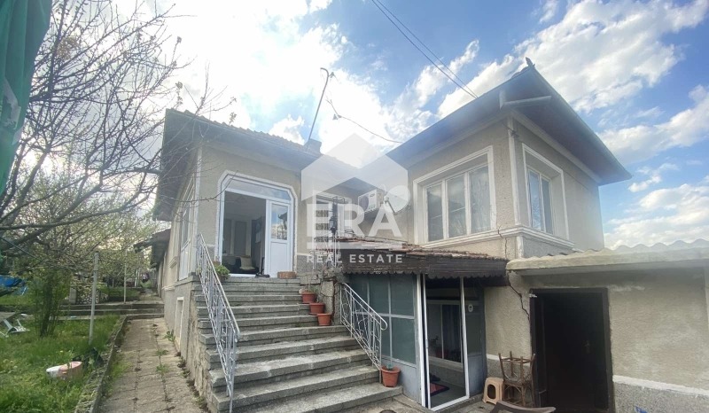 Продава КЪЩА, с. Ветрино, област Варна