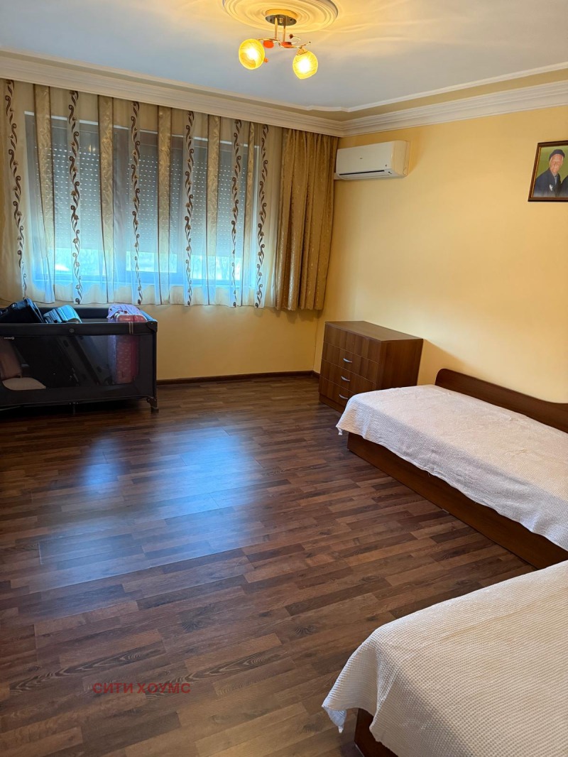 Продава  3-стаен област Кърджали , гр. Момчилград , 140 кв.м | 97843648 - изображение [13]