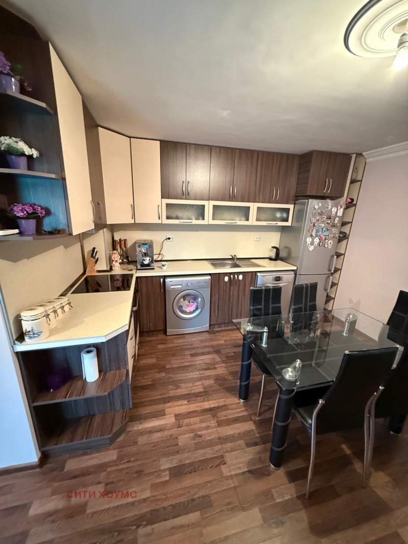 Продава  3-стаен област Кърджали , гр. Момчилград , 140 кв.м | 97843648