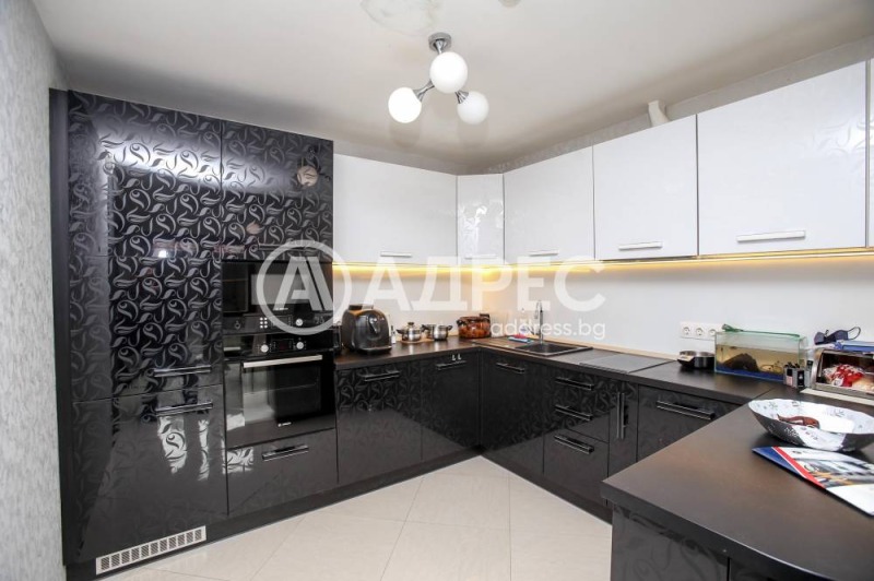 Продава КЪЩА, гр. Божурище, област София област