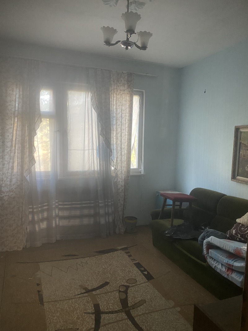 En venta  2 dormitorios Plovdiv , Izgrev , 82 metros cuadrados | 84276887 - imagen [3]