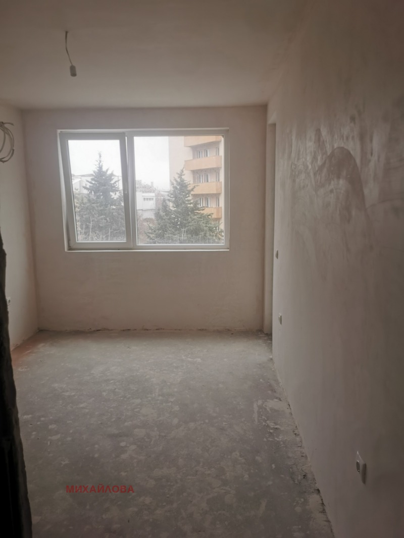 Продава  3-стаен град Стара Загора , Три чучура - център , 93 кв.м | 62663239 - изображение [2]