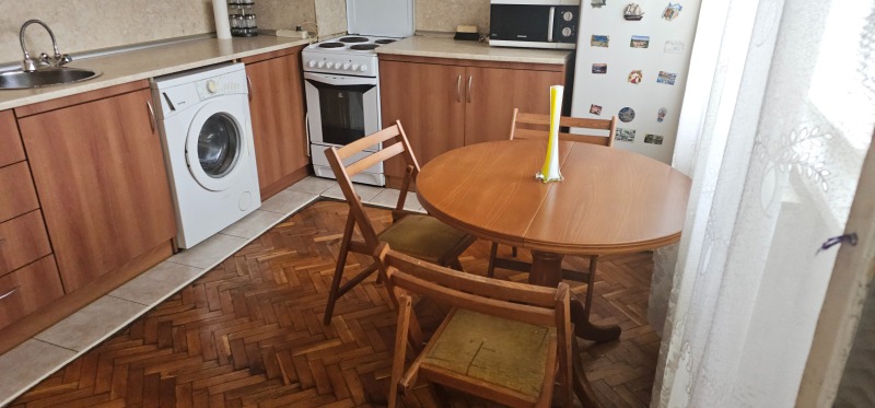 Продава  4-стаен град Перник , Център , 108 кв.м | 73697841 - изображение [2]