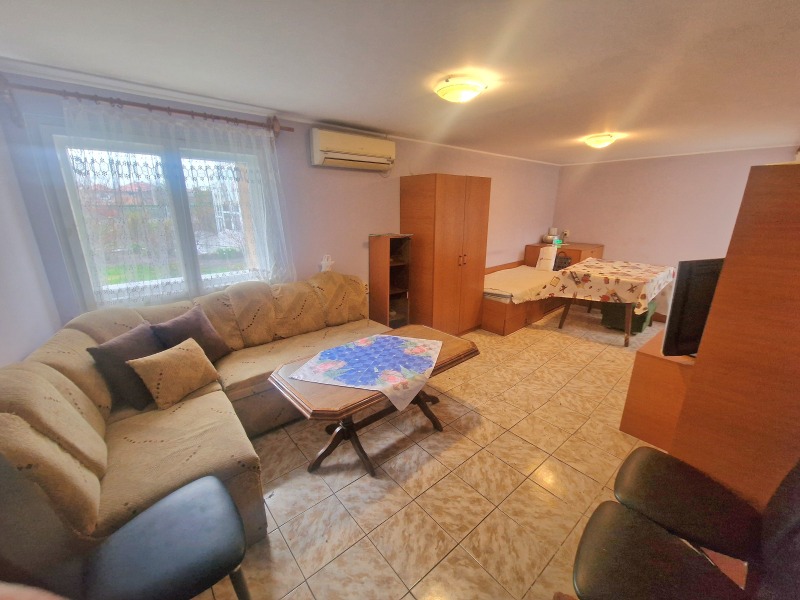 Till salu  Hus region Plovdiv , Sadovo , 104 kvm | 78931596 - bild [9]