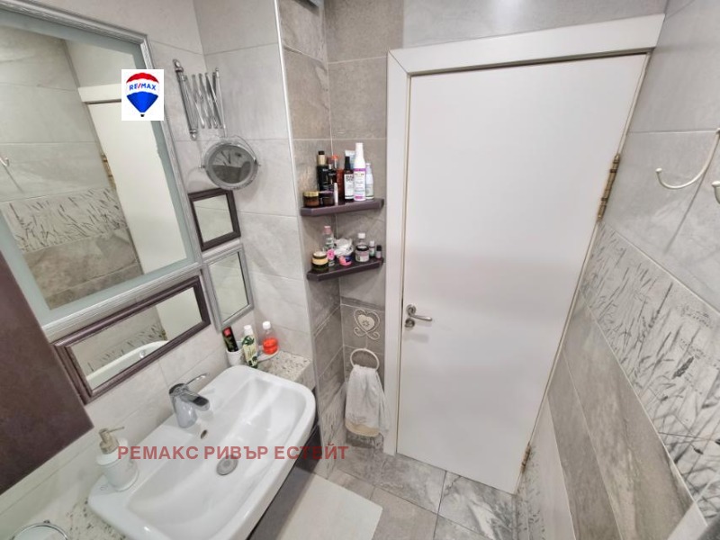 Продава  3-стаен град Русе , Възраждане , 97 кв.м | 34429263 - изображение [13]
