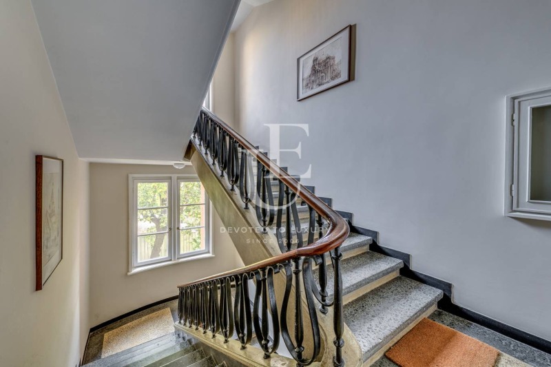 Продава 4-СТАЕН, гр. София, Център, снимка 2 - Апартаменти - 53257128