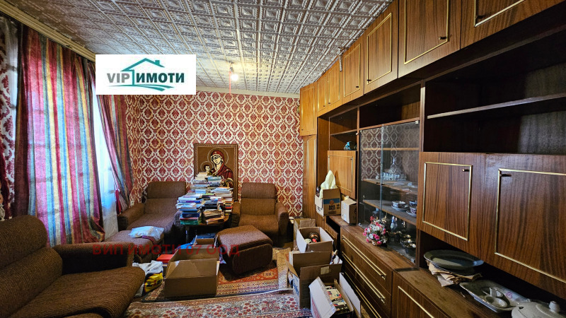 Продава ЕТАЖ ОТ КЪЩА, гр. Ловеч, Широк център, снимка 3 - Етаж от къща - 52613845