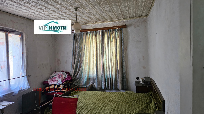 Продава ЕТАЖ ОТ КЪЩА, гр. Ловеч, Широк център, снимка 2 - Етаж от къща - 52613845