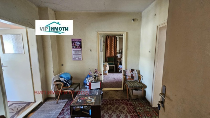 Продава ЕТАЖ ОТ КЪЩА, гр. Ловеч, Широк център, снимка 5 - Етаж от къща - 53149243