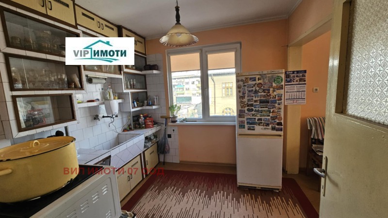 Продава ЕТАЖ ОТ КЪЩА, гр. Ловеч, Широк център, снимка 9 - Етаж от къща - 53149243