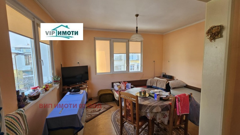 Продава ЕТАЖ ОТ КЪЩА, гр. Ловеч, Широк център, снимка 8 - Етаж от къща - 53149243