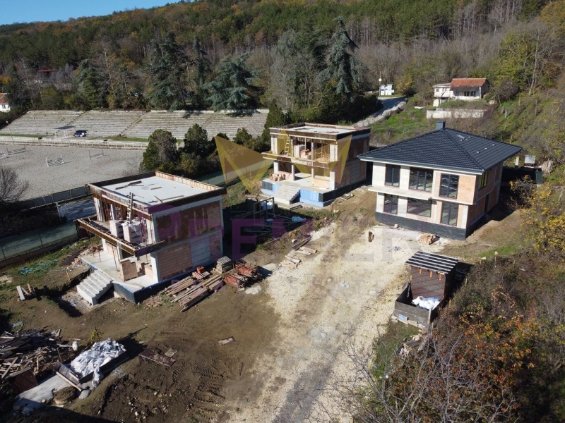 Продава КЪЩА, град Варна, Виница • 380000 € / 743215.40 лв. • 73925146 1