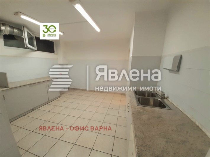 Myytävänä  Myymälä Varna , Gratska mahala , 70 neliömetriä | 32868266 - kuva [2]