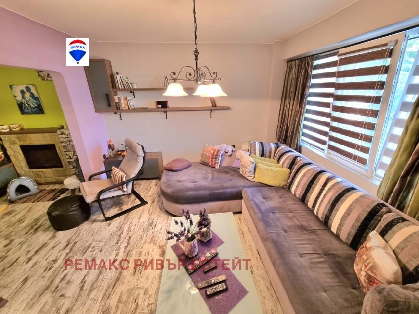 Продава 4-СТАЕН, гр. Русе, Възраждане, снимка 2 - Апартаменти - 51988316