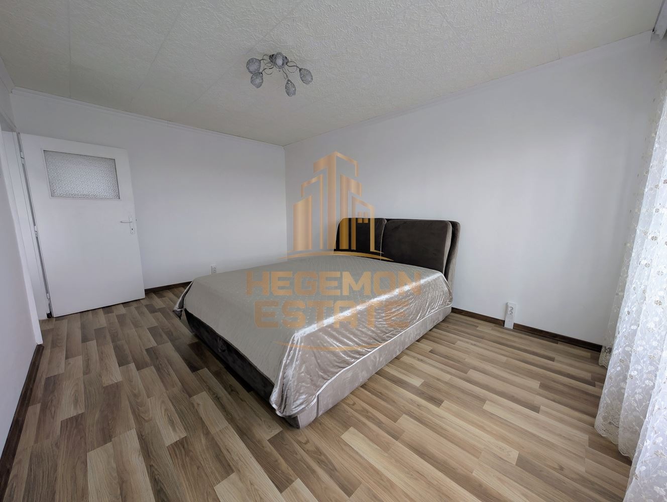 Продава 4-СТАЕН, гр. Варна, Цветен квартал, снимка 3 - Апартаменти - 53859743