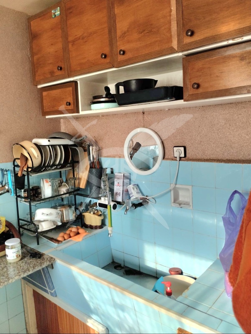 Продава ЕТАЖ ОТ КЪЩА, гр. Айтос, област Бургас, снимка 3 - Етаж от къща - 53450815