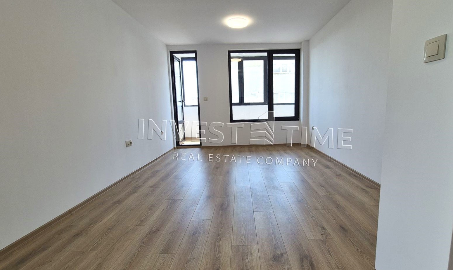 Продава 2-СТАЕН, гр. Варна, Гранд Мол, снимка 2 - Апартаменти - 54829855