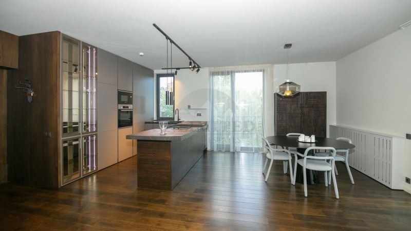 Eladó  2 hálószobás Sofia , Izgrev , 167 négyzetméter | 76851446 - kép [2]