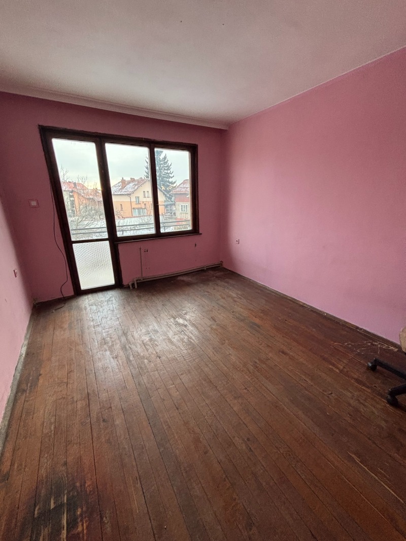 Продава ЕТАЖ ОТ КЪЩА, гр. Костинброд, област София област, снимка 3 - Етаж от къща - 53069528