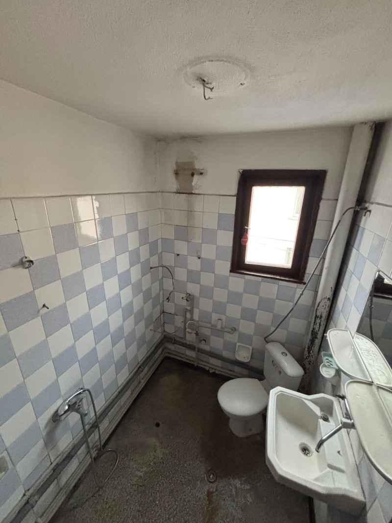 Продава ЕТАЖ ОТ КЪЩА, гр. Костинброд, област София област, снимка 12 - Етаж от къща - 53069528