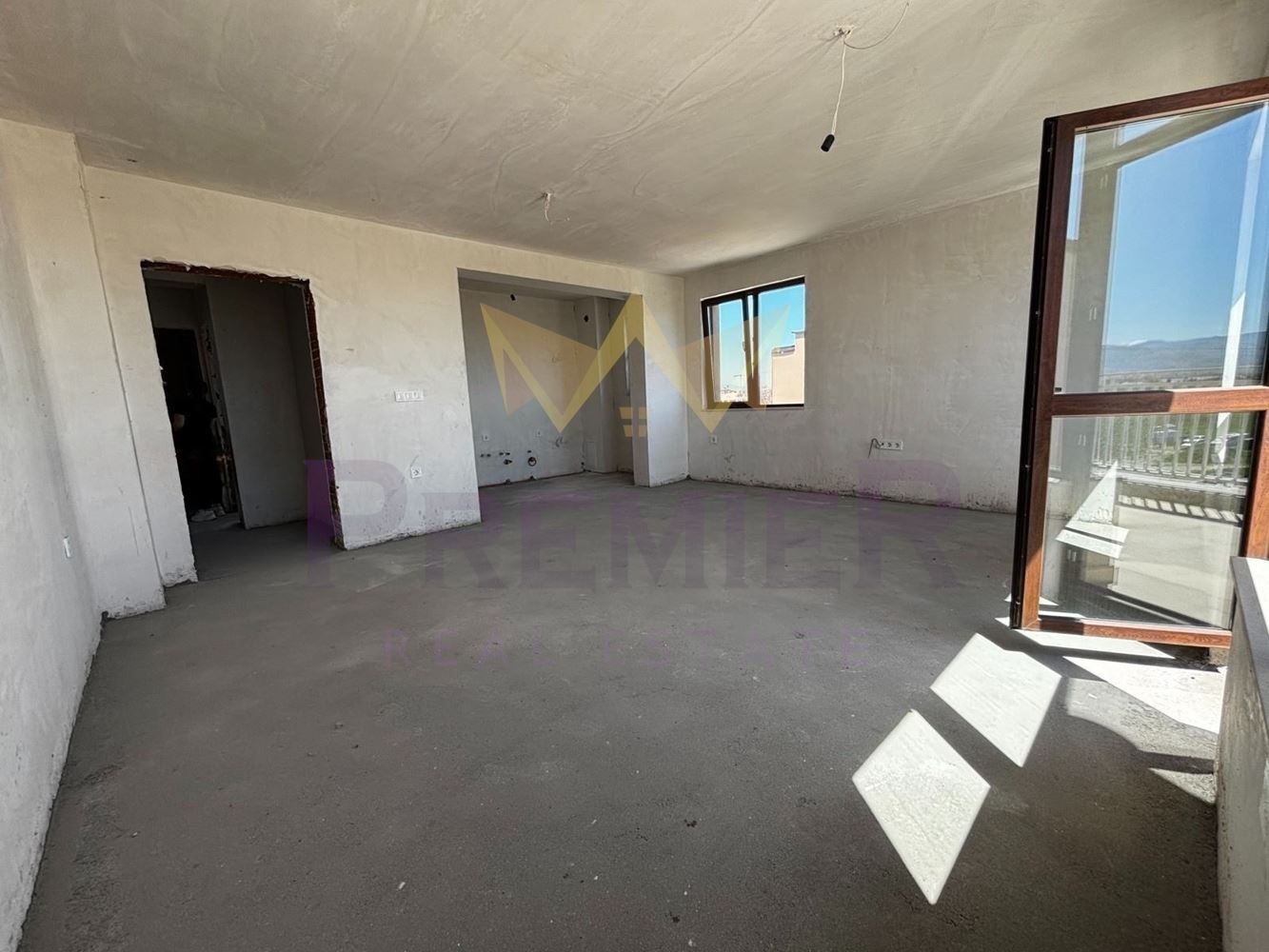 Продава 4-СТАЕН, гр. Пловдив, Остромила, снимка 2 - Апартаменти - 54600808