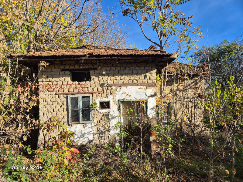 Продава КЪЩА, област Плевен, с. Дебово • 7000 € / 13690.81 лв. • 23250976 1