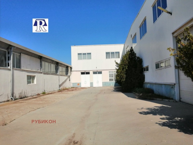 Продава ПРОМ. ПОМЕЩЕНИЕ в град Пловдив, Индустриална зона - Север - 3392 кв.м / 2 035 200 € » 3 980 505.22 лв., РУБИКОН