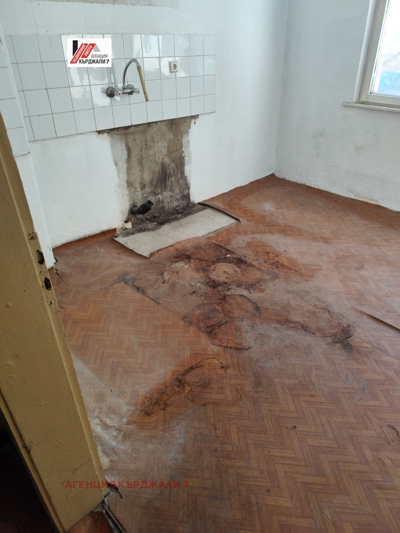 Продава  2-стаен град Кърджали , Веселчане , 50 кв.м | 56961705 - изображение [10]