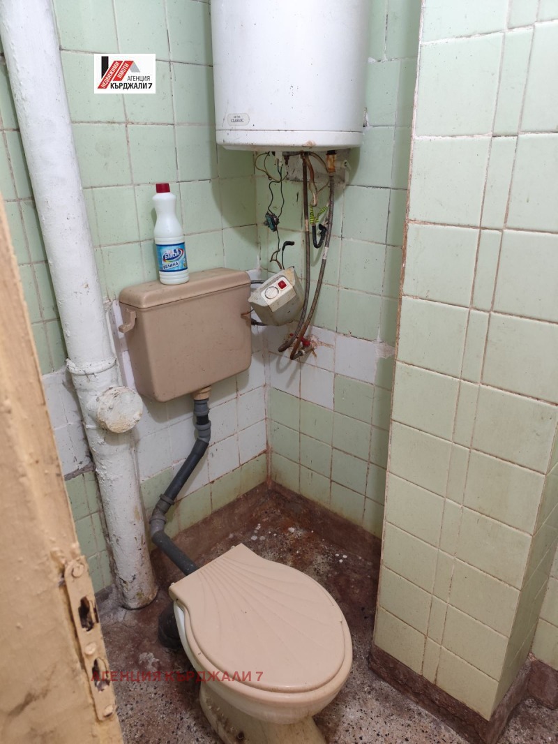 Продава  2-стаен град Кърджали , Веселчане , 50 кв.м | 56961705 - изображение [6]
