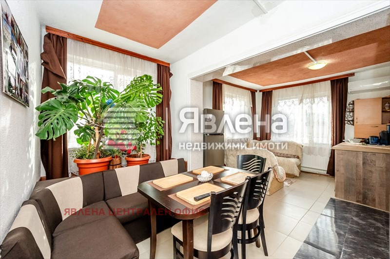 Продава ЕТАЖ ОТ КЪЩА, гр. Перник, Църква, снимка 11 - Етаж от къща - 53687249