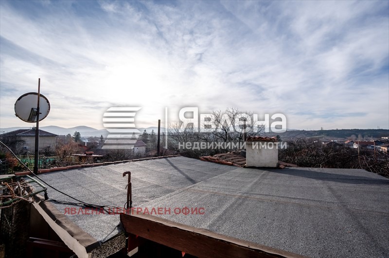 Продава ЕТАЖ ОТ КЪЩА, гр. Перник, Църква, снимка 5 - Етаж от къща - 53687249