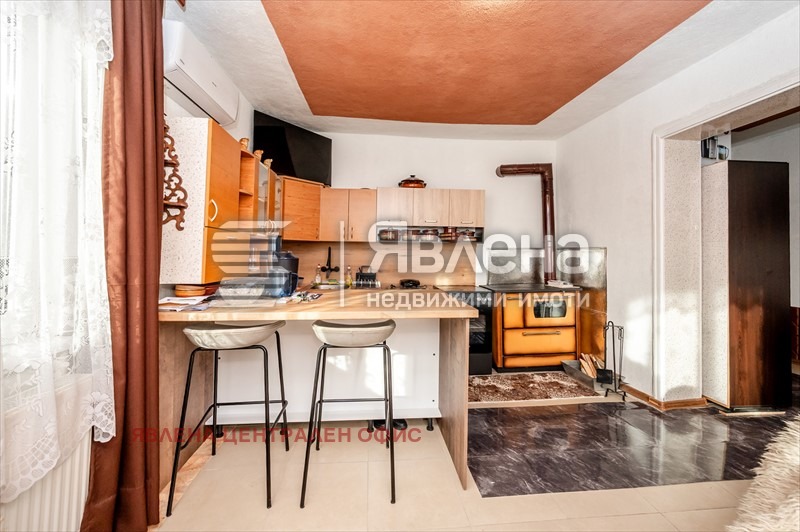 Продава ЕТАЖ ОТ КЪЩА, гр. Перник, Църква, снимка 15 - Етаж от къща - 53687249