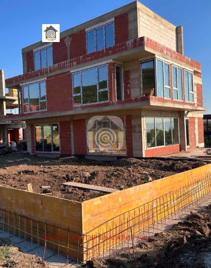 Продава КЪЩА, гр. София, с. Лозен, снимка 3 - Къщи - 53975822