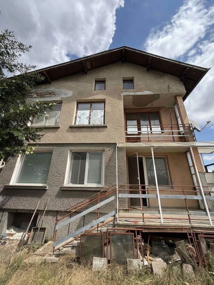 Продава КЪЩА, с. Доганово, област София област