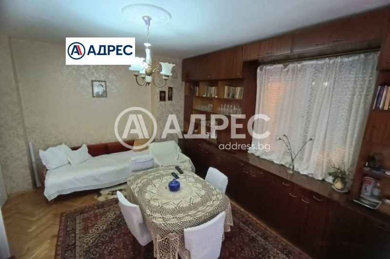 Продава  3-стаен град Разград , Център , 78 кв.м | 62714364