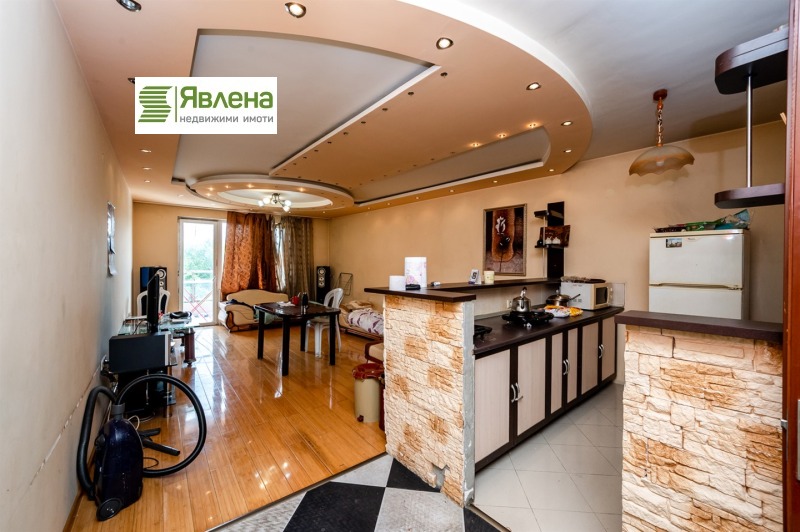 Продава 3-СТАЕН, гр. София, Света Троица