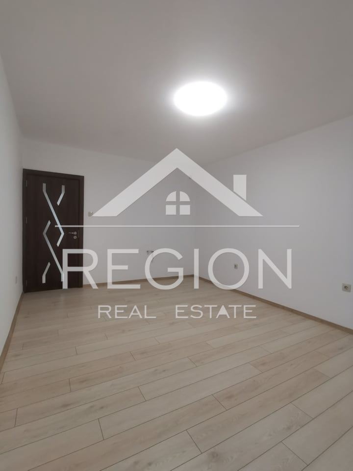 Продава 3-СТАЕН, гр. Варна, Лятно кино Тракия