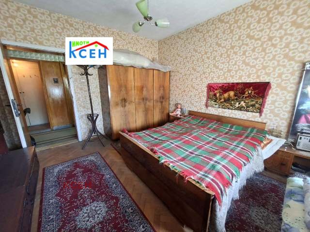 Продава ЕТАЖ ОТ КЪЩА, гр. Търговище, Център, снимка 9 - Етаж от къща - 54865392