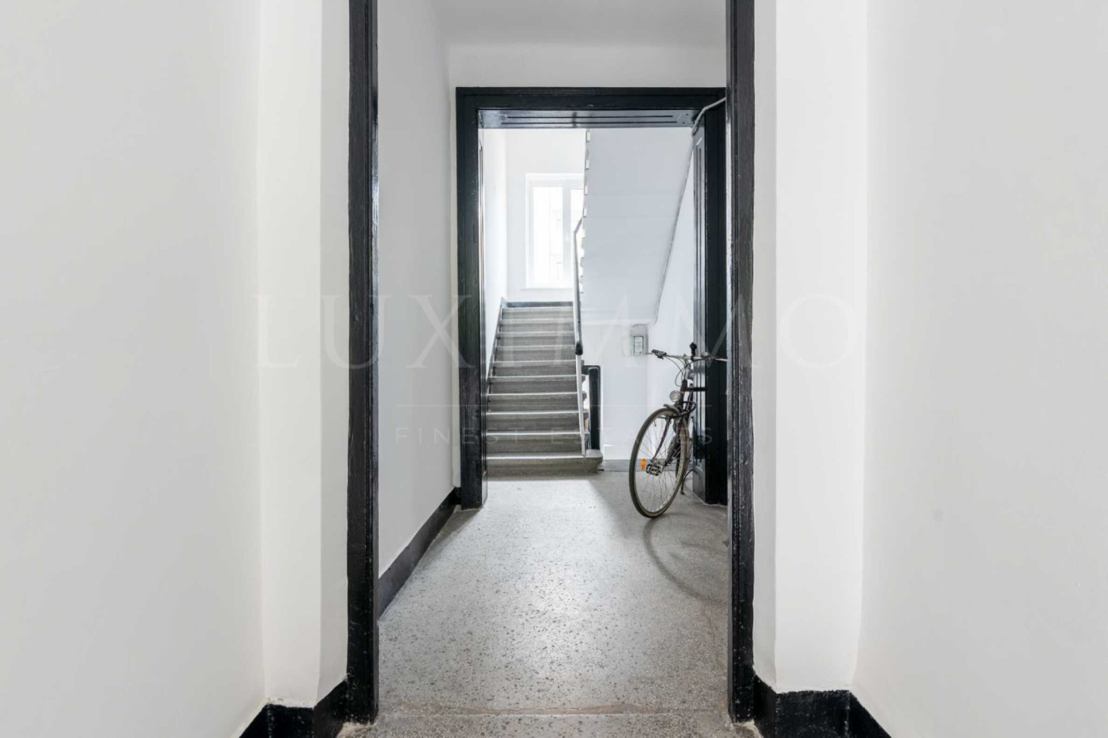 Продава 3-СТАЕН, гр. София, Център, снимка 10 - Апартаменти - 53999028