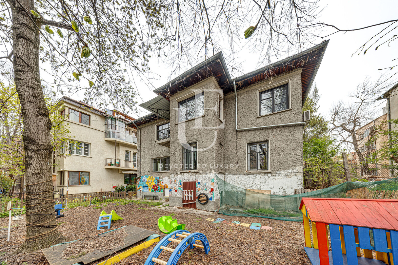 Продава КЪЩА, гр. София, Център, снимка 2 - Къщи - 55222179