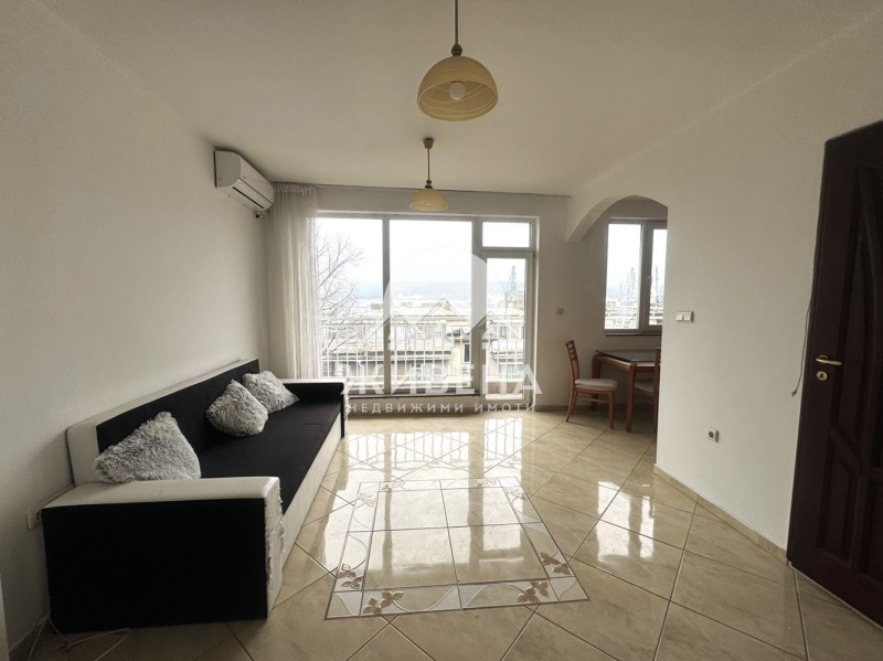 Продава 4-СТАЕН в град Варна, Гръцка махала - 160 кв.м / 545 000 € » 1 065 927.35 лв., ЖИВЕНА