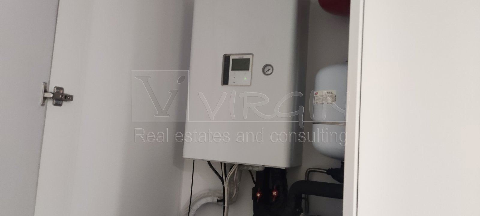 Продава 4-СТАЕН, гр. Варна, к.к. Св.Св. Константин и Елена, снимка 13 - Апартаменти - 53614997